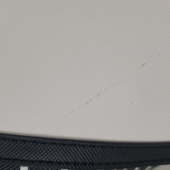 Kenneth Cole Reaction black white striped zipper large handbag goldtone accents - Picture 4 of 12